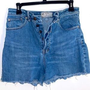 Free People cutoff frayed hem distressed 5 button cotton denim shorts sz 27 ☀️